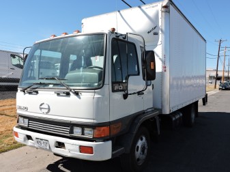 4212 2003 HINO FD2220 BOX TRUCK (1)